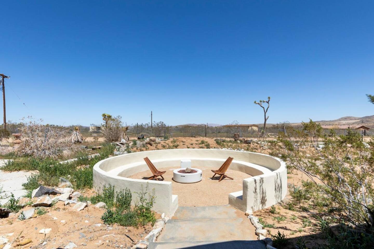 Starlight Mesa In Joshua Tree With Fire Pit Circle And Privacy Villa Yucca Valley Exterior photo